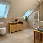 Neu!! Ruhige Helle Penthouse - Parking Incl * 德累斯顿