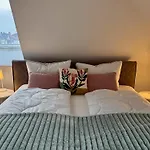 Neu!! Ruhige Helle Penthouse - Parking Incl 德累斯顿