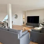 Neu!! Ruhige Helle Penthouse - Parking Incl アパート ドレスデン