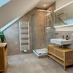 Neu!! Ruhige Helle Penthouse - Parking Incl * ドレスデン