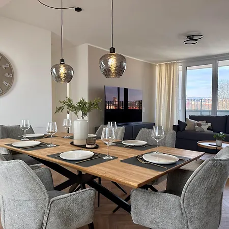 Neu!! Ruhige Helle Penthouse - Parking Incl Apartament