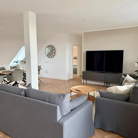 Neu!! Ruhige Helle Penthouse - Parking Incl Apartament Drezno