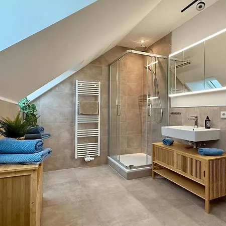 Neu!! Ruhige Helle Penthouse - Parking Incl * Drezno