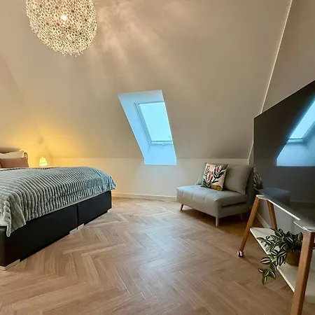 Apartament Neu!! Ruhige Helle Penthouse - Parking Incl