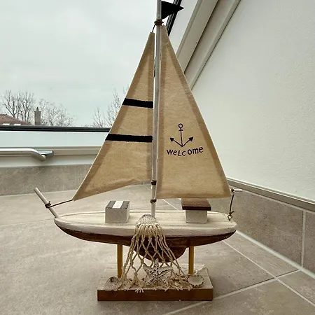 Neu!! Ruhige Helle Penthouse - Parking Incl