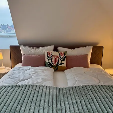 Neu!! Ruhige Helle Penthouse - Parking Incl Drezno