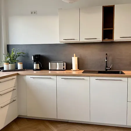 Neu!! Ruhige Helle Penthouse - Parking Incl