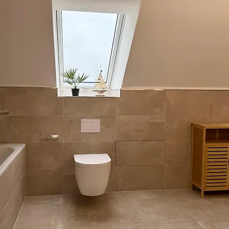 Apartament Neu!! Ruhige Helle Penthouse - Parking Incl