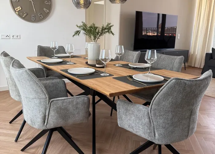 Neu!! Ruhige Helle Penthouse - Parking Incl Dresden