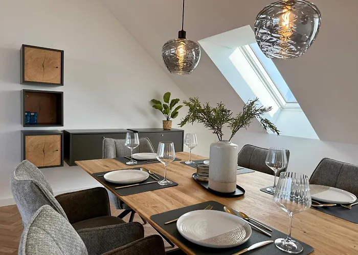 Neu!! Ruhige Helle Penthouse - Parking Incl *