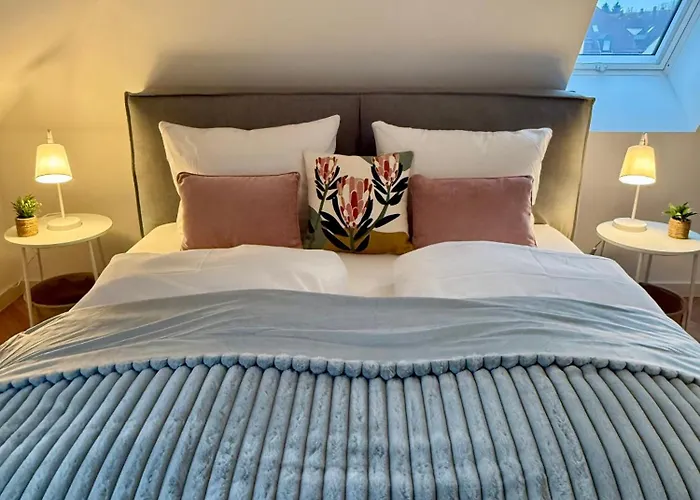 Neu!! Ruhige Helle Penthouse - Parking Incl *