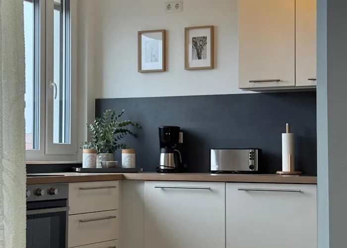 Neu!! Ruhige Helle Penthouse - Parking Incl *