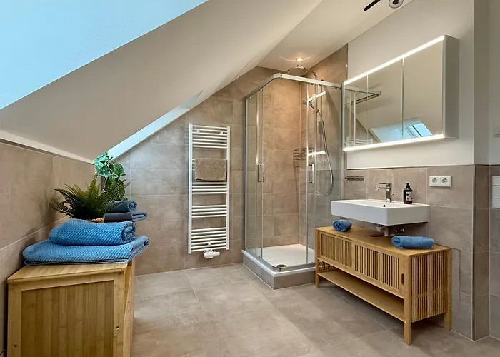 Neu!! Ruhige Helle Penthouse - Parking Incl * ドレスデン