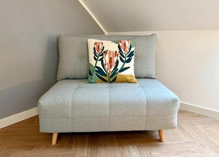 アパート Neu!! Ruhige Helle Penthouse - Parking Incl ドレスデン