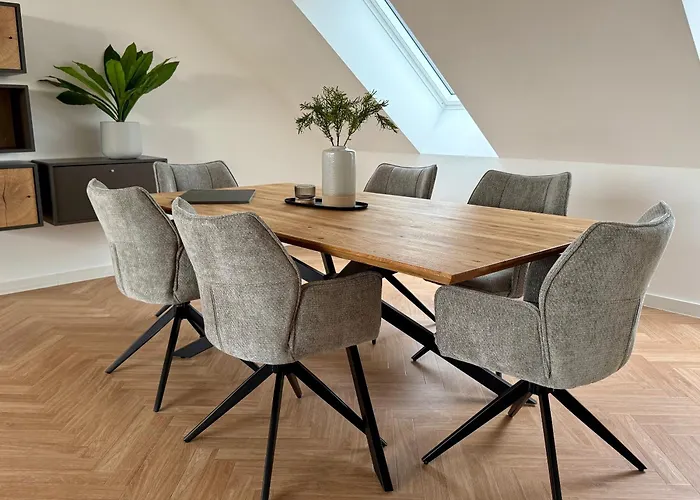 Neu!! Ruhige Helle Penthouse - Parking Incl