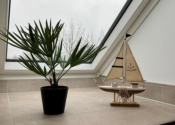 Neu!! Ruhige Helle Penthouse - Parking Incl