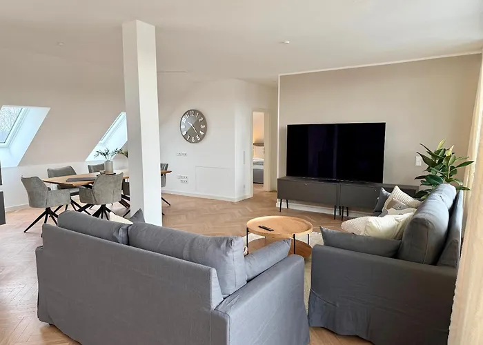 Neu!! Ruhige Helle Penthouse - Parking Incl ドレスデン