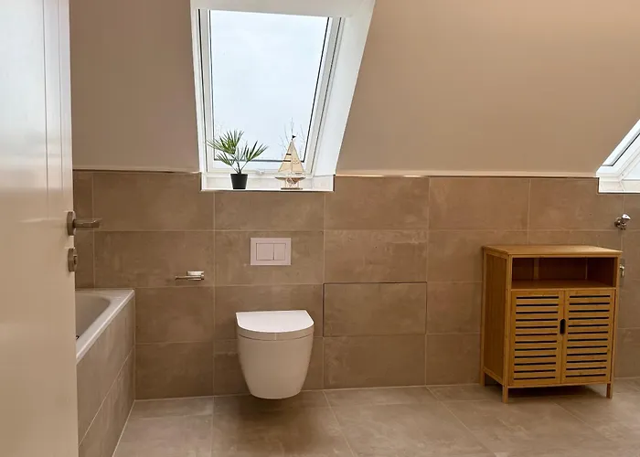 Apartment Neu!! Ruhige Helle Penthouse - Parking Incl