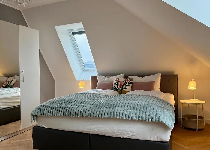 Apartment Neu!! Ruhige Helle Penthouse - Parking Incl