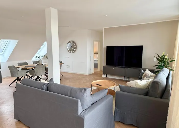 Neu!! Ruhige Helle Penthouse - Parking Incl Apartman Drezda
