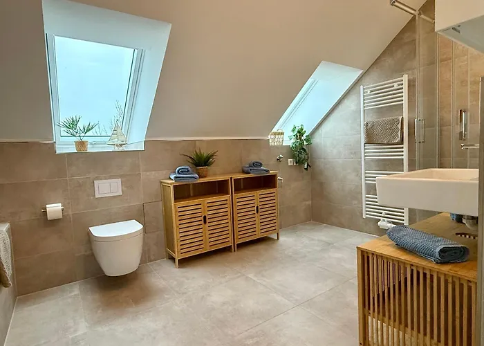 Neu!! Ruhige Helle Penthouse - Parking Incl Apartman