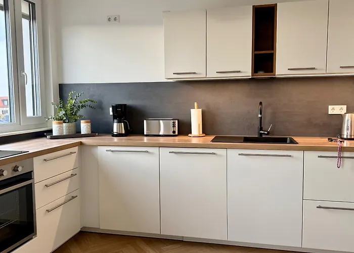 Neu!! Ruhige Helle Penthouse - Parking Incl